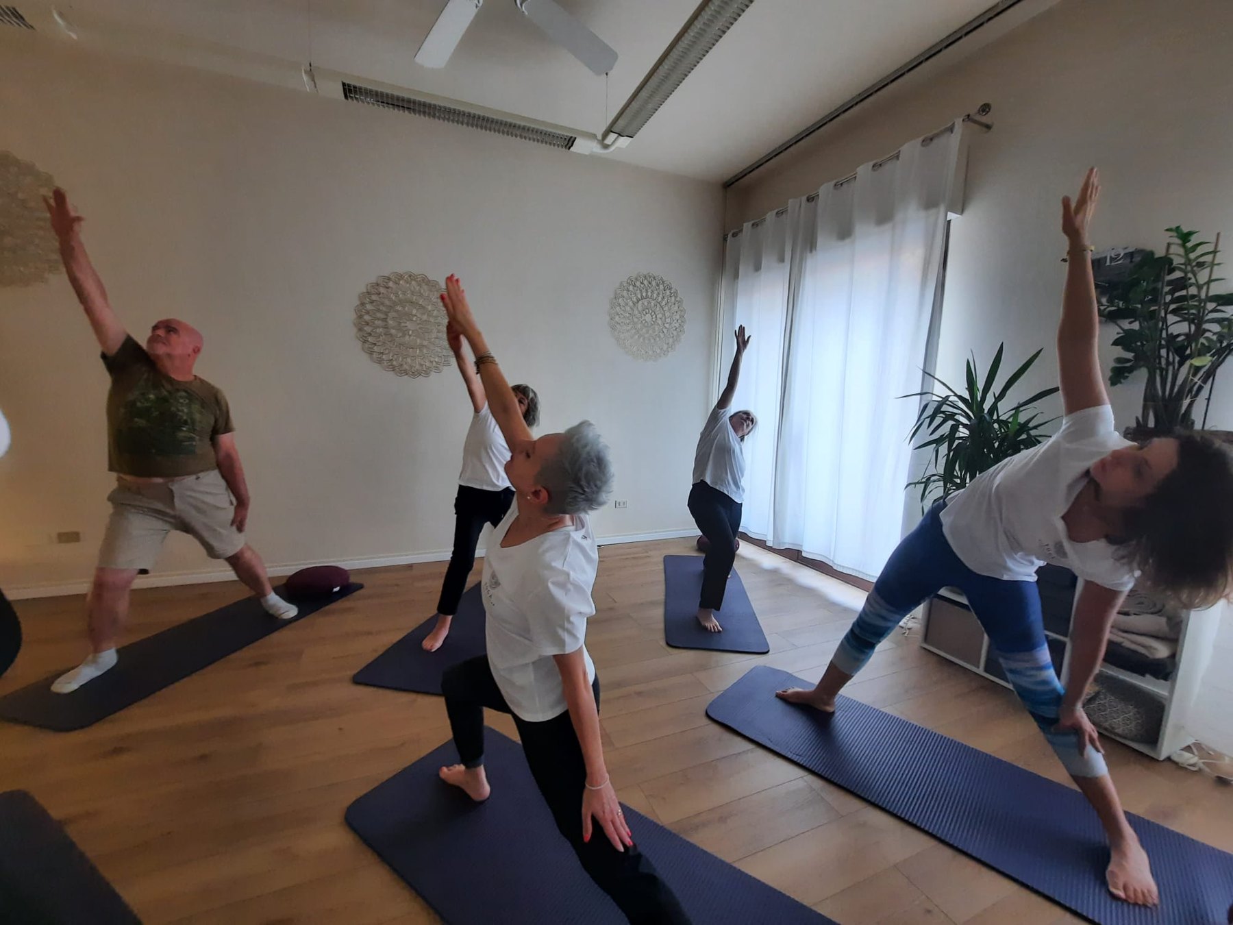 Lezioni, pratiche e ambienti dello Studio Olistico Yoga